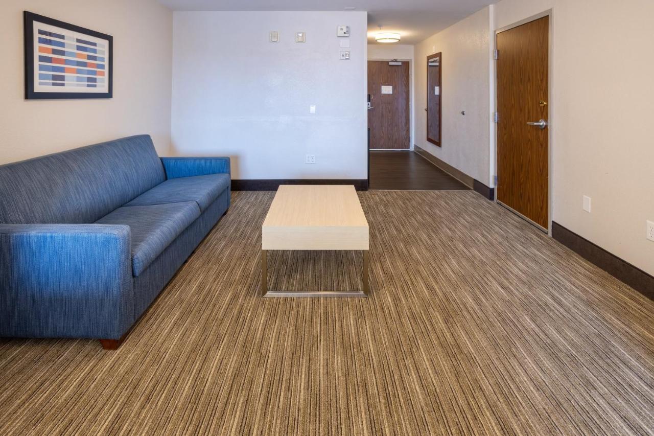 Holiday Inn Express Hotel & Suites Salisbury - Delmar By Ihg Exterior photo