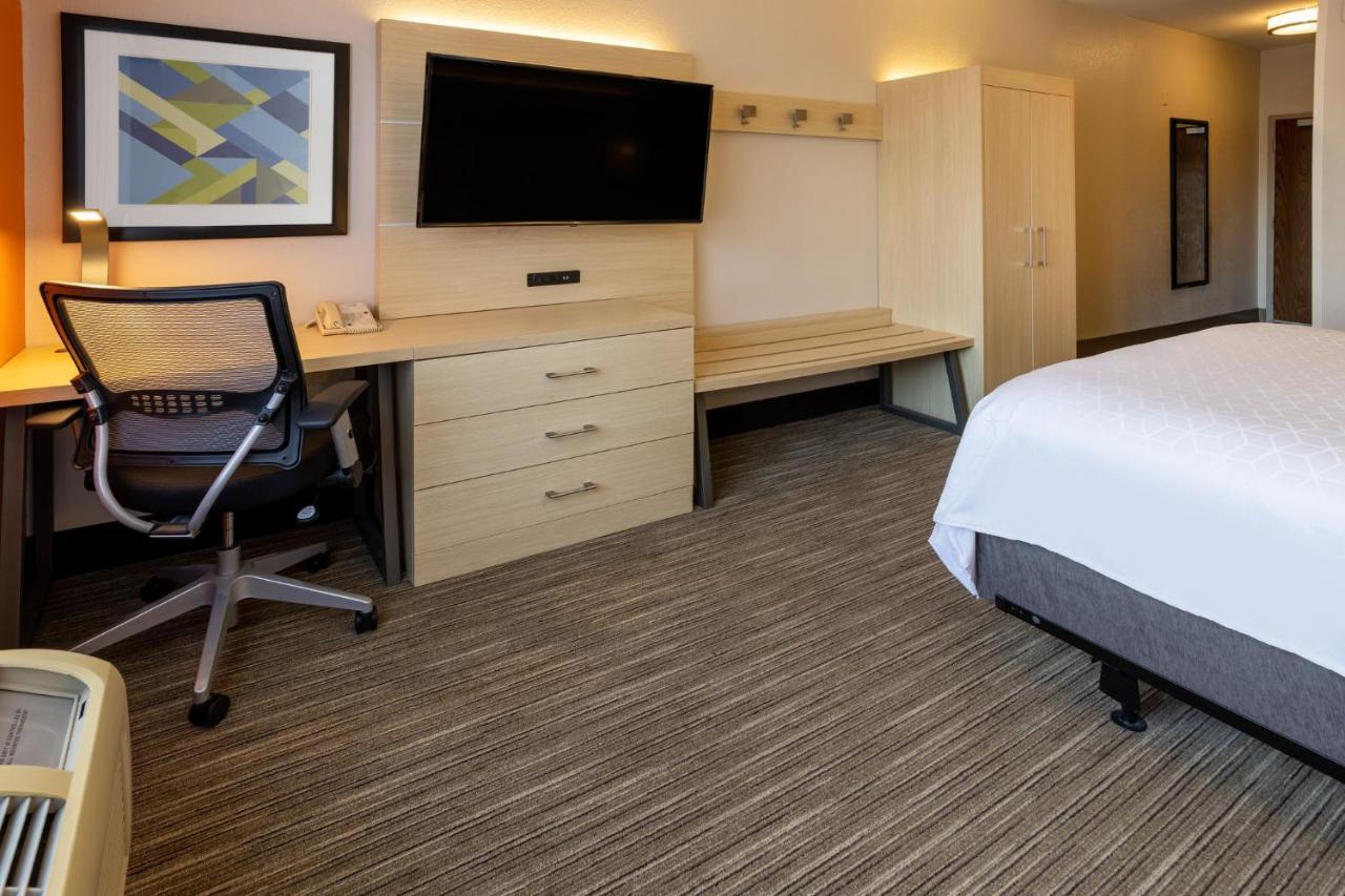 Holiday Inn Express Hotel & Suites Salisbury - Delmar By Ihg Exterior photo