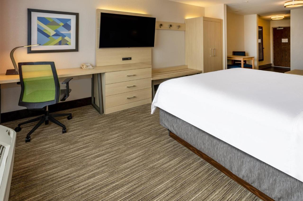 Holiday Inn Express Hotel & Suites Salisbury - Delmar By Ihg Exterior photo
