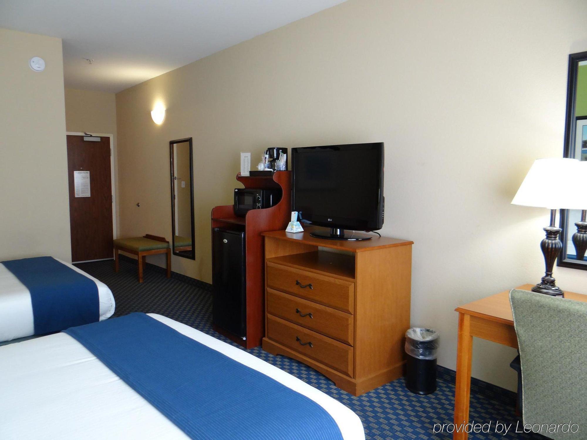 Holiday Inn Express Hotel & Suites Salisbury - Delmar By Ihg Exterior photo