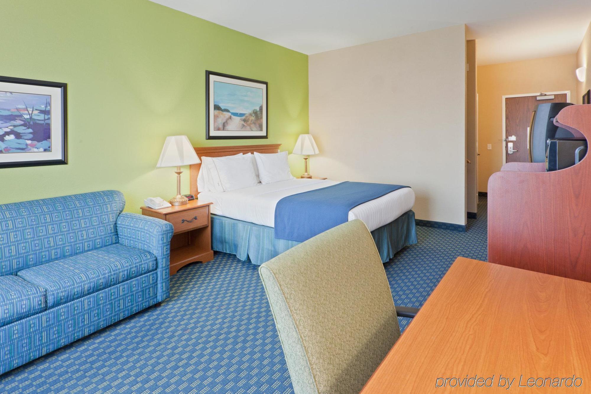 Holiday Inn Express Hotel & Suites Salisbury - Delmar By Ihg Room photo